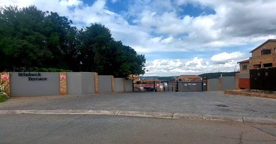 2 Bedroom Property for Sale in Mulbarton Gauteng