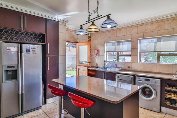 3 Bedroom Property for Sale in Mulbarton Gauteng