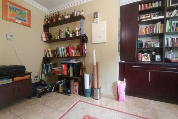 3 Bedroom Property for Sale in Mulbarton Gauteng