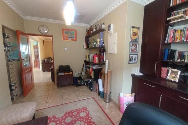 3 Bedroom Property for Sale in Mulbarton Gauteng