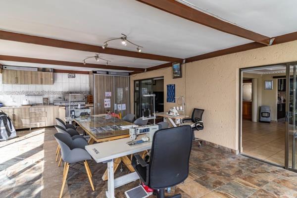 3 Bedroom Property for Sale in Mulbarton Gauteng