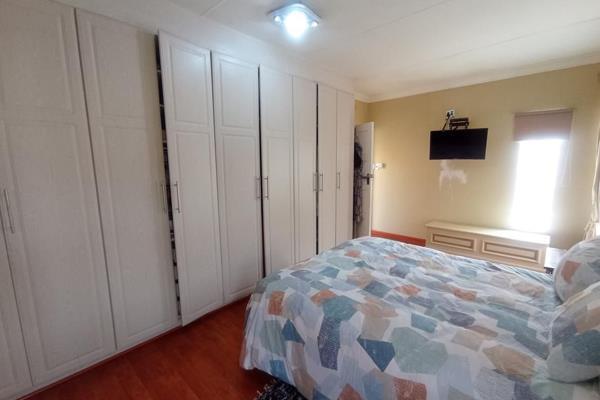 3 Bedroom Property for Sale in Mulbarton Gauteng