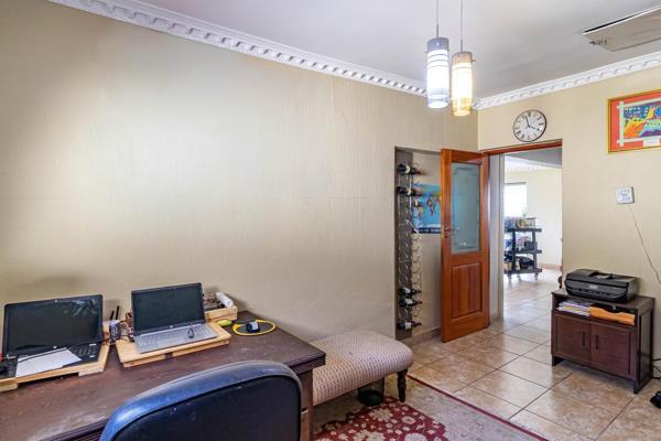 3 Bedroom Property for Sale in Mulbarton Gauteng