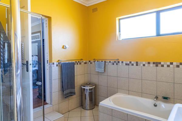 3 Bedroom Property for Sale in Mulbarton Gauteng