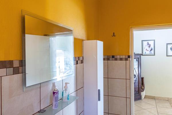 3 Bedroom Property for Sale in Mulbarton Gauteng