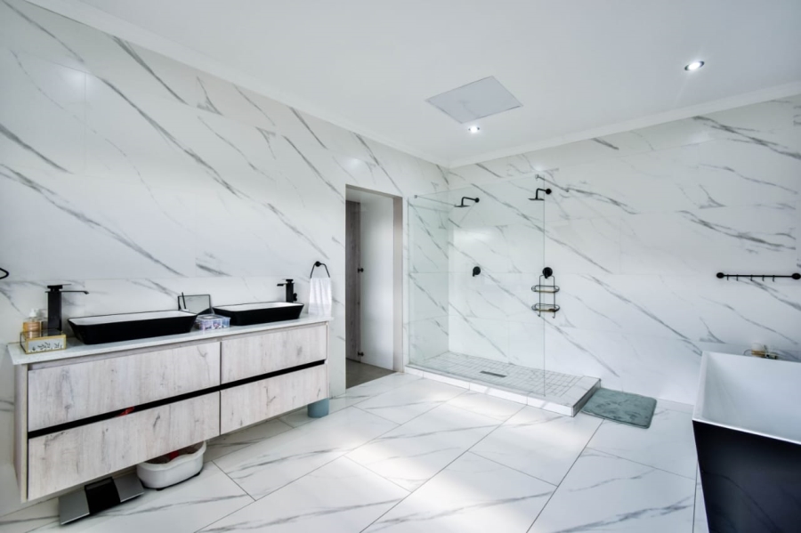 To Let 6 Bedroom Property for Rent in Savannah Country Estate Gauteng