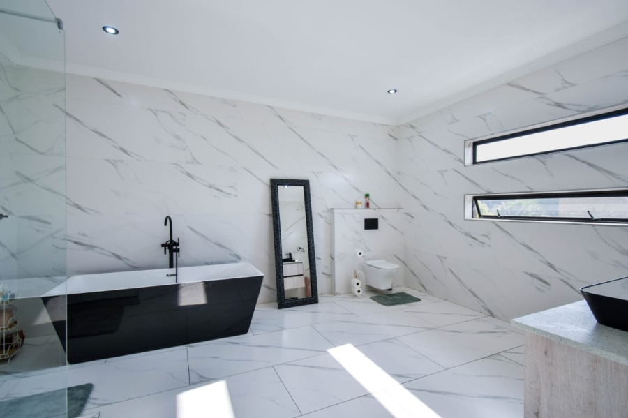 To Let 6 Bedroom Property for Rent in Savannah Country Estate Gauteng