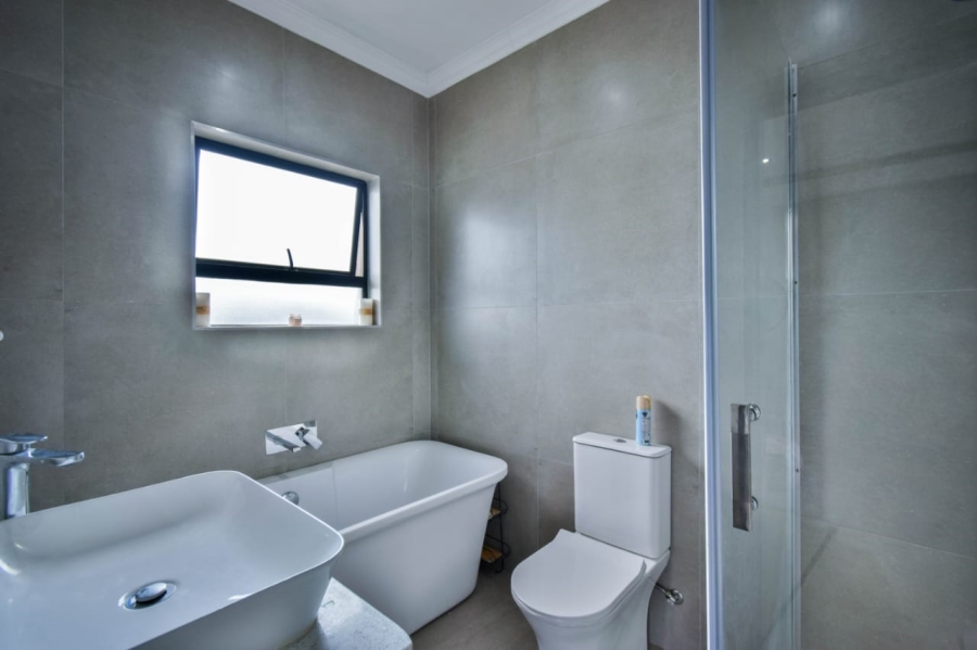 To Let 6 Bedroom Property for Rent in Savannah Country Estate Gauteng