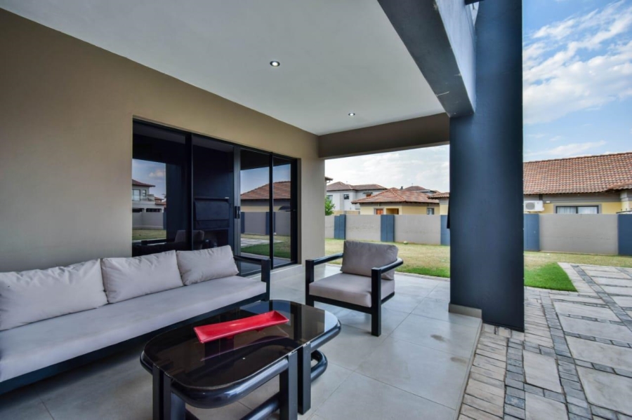 To Let 6 Bedroom Property for Rent in Savannah Country Estate Gauteng