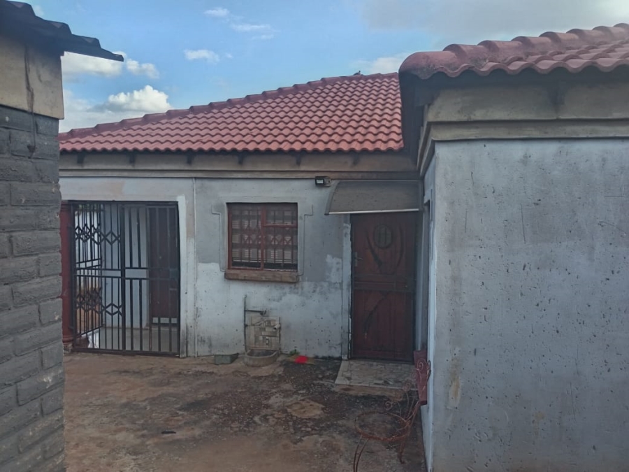 3 Bedroom Property for Sale in Lotus Gardens Gauteng