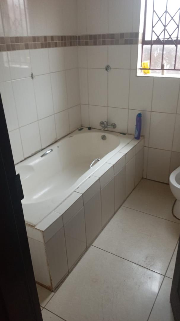 3 Bedroom Property for Sale in Lotus Gardens Gauteng