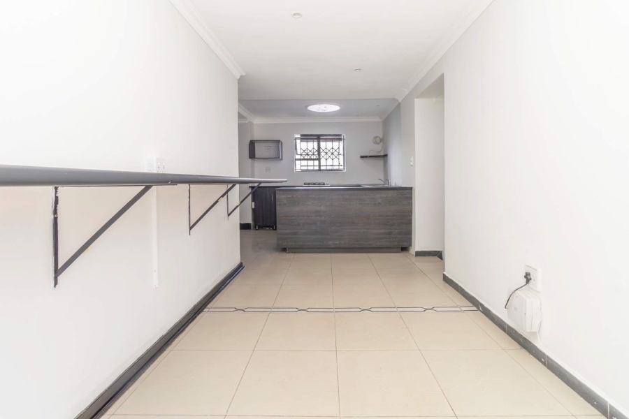 To Let 4 Bedroom Property for Rent in Blairgowrie Gauteng