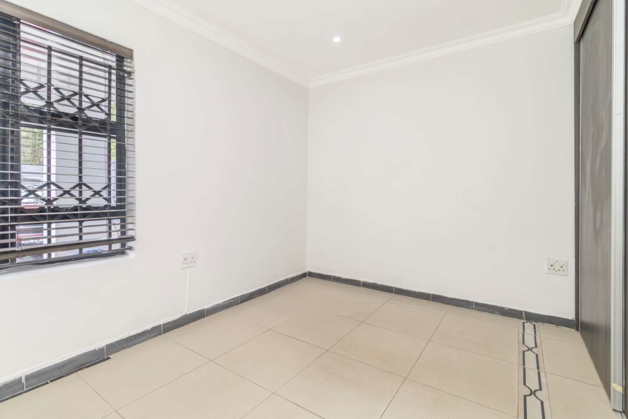 To Let 4 Bedroom Property for Rent in Blairgowrie Gauteng