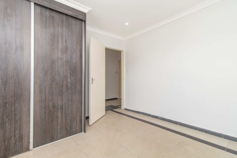 To Let 4 Bedroom Property for Rent in Blairgowrie Gauteng