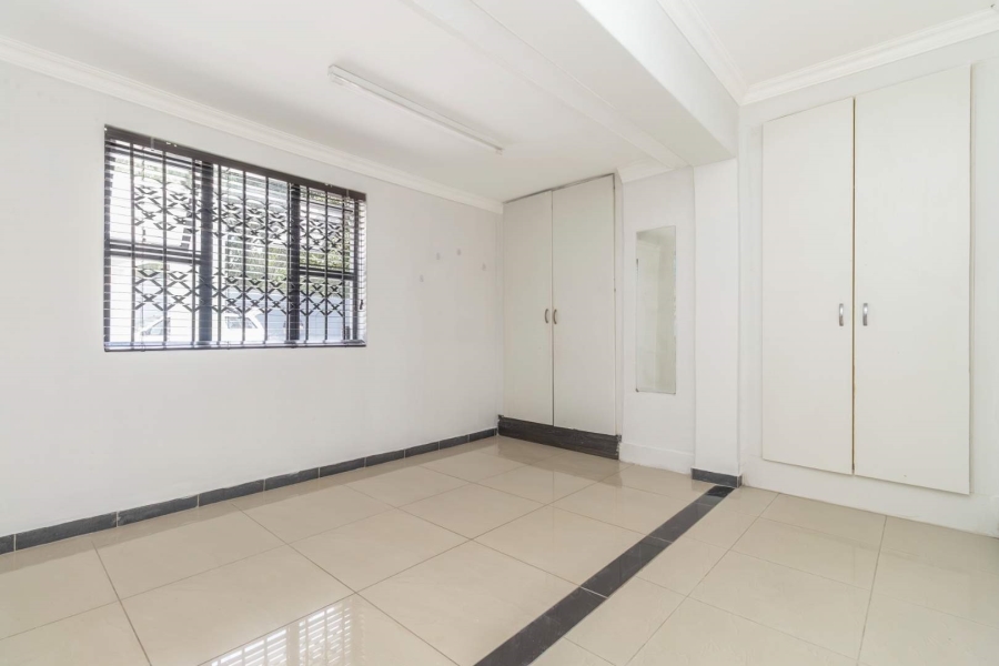 To Let 4 Bedroom Property for Rent in Blairgowrie Gauteng