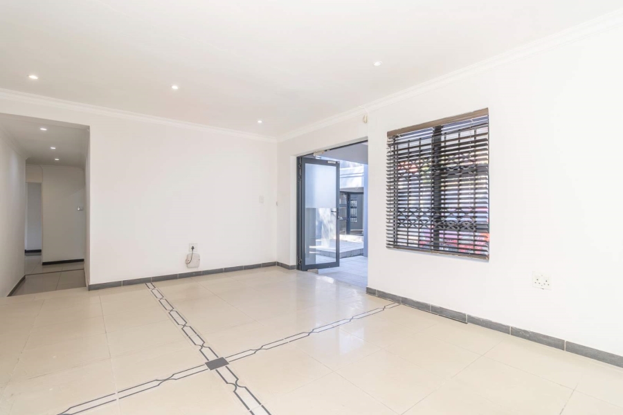 To Let 3 Bedroom Property for Rent in Blairgowrie Gauteng