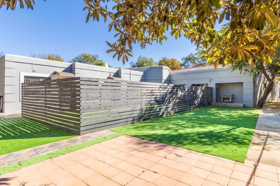 To Let 3 Bedroom Property for Rent in Blairgowrie Gauteng