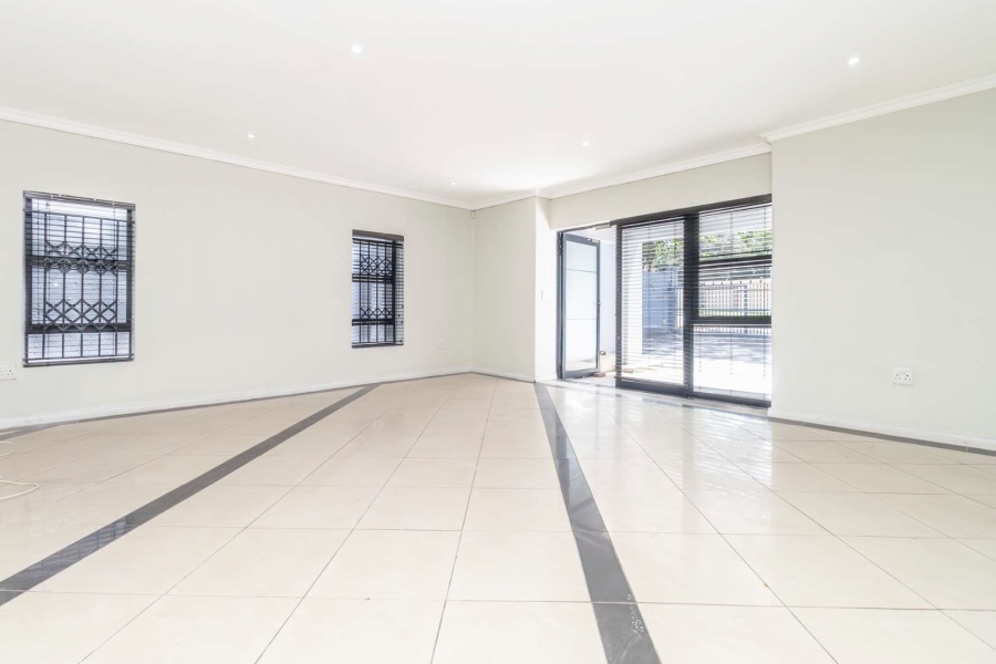 To Let 4 Bedroom Property for Rent in Blairgowrie Gauteng