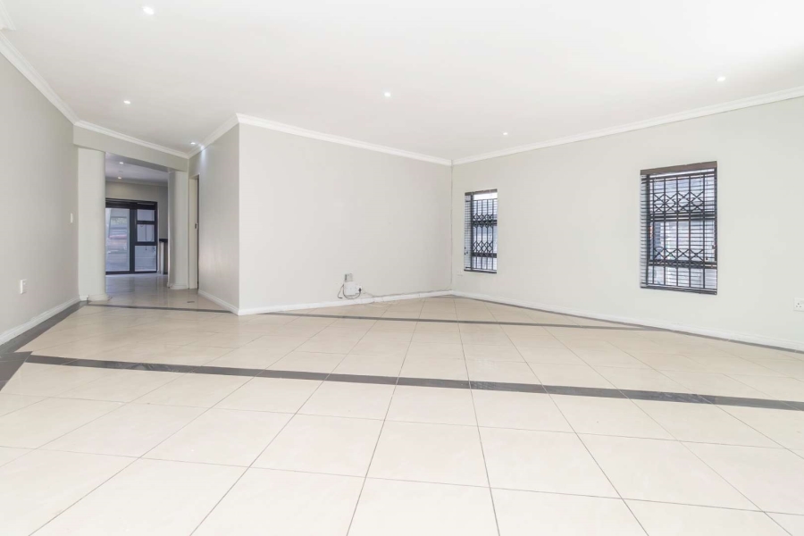 To Let 4 Bedroom Property for Rent in Blairgowrie Gauteng