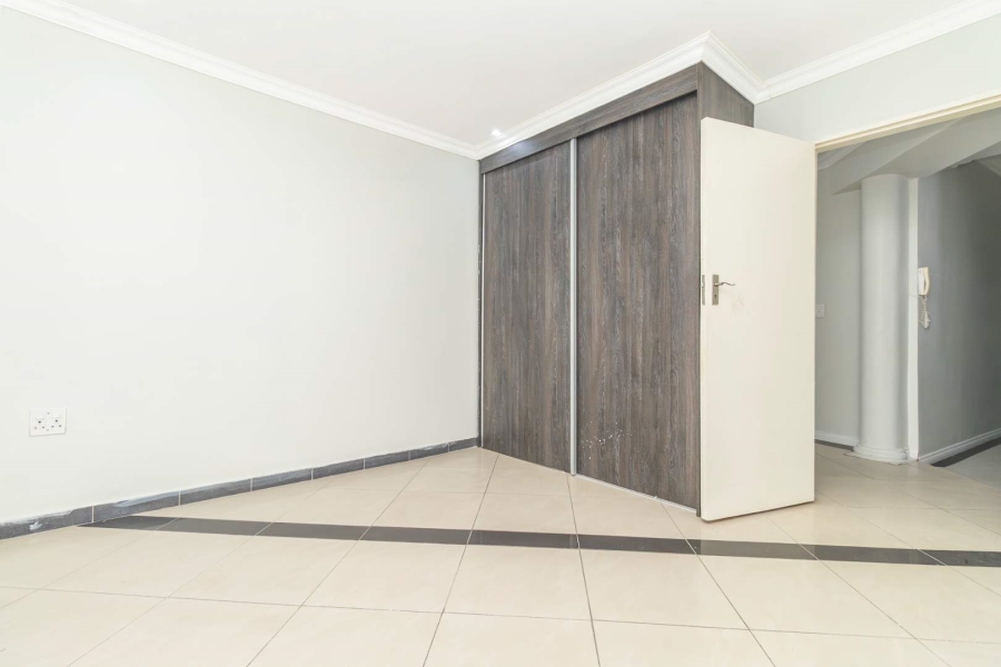 To Let 4 Bedroom Property for Rent in Blairgowrie Gauteng