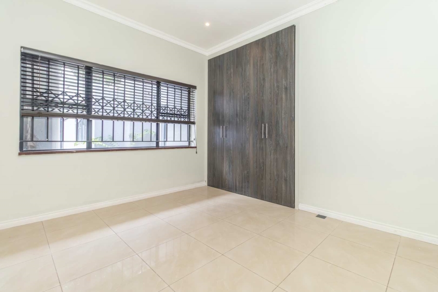 To Let 4 Bedroom Property for Rent in Blairgowrie Gauteng