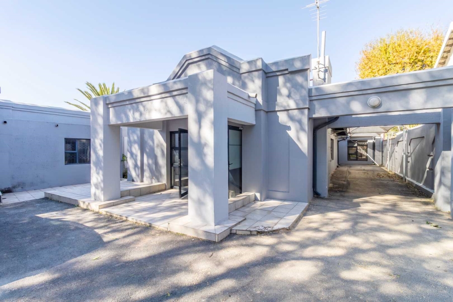 To Let 4 Bedroom Property for Rent in Blairgowrie Gauteng
