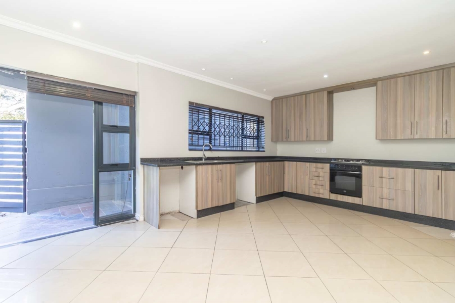 To Let 4 Bedroom Property for Rent in Blairgowrie Gauteng