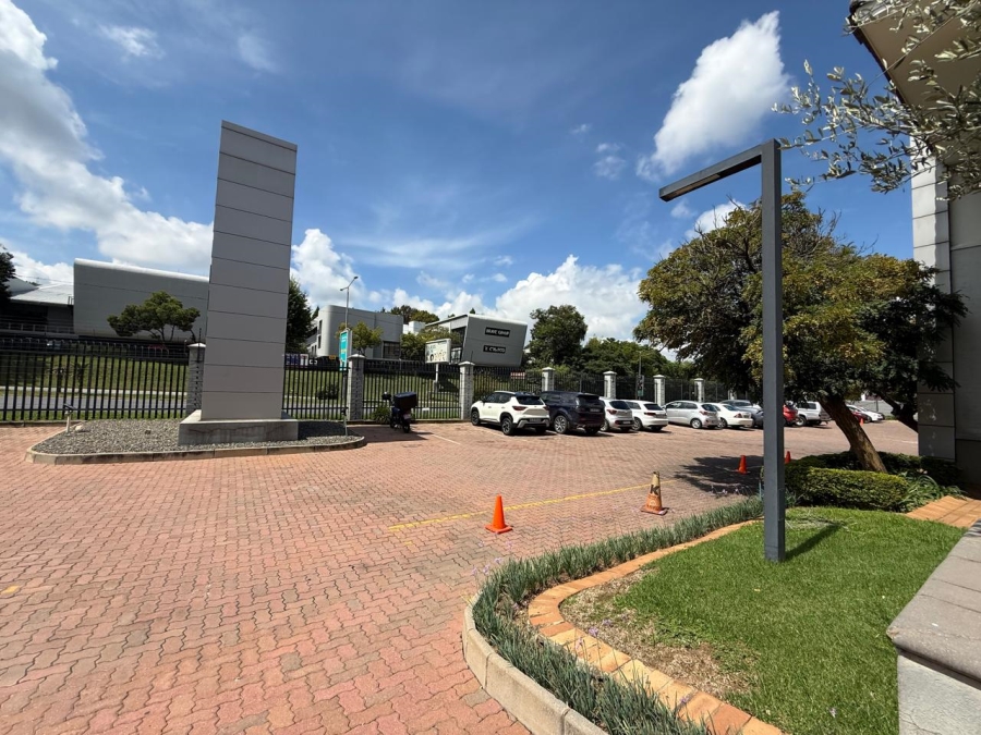 To Let commercial Property for Rent in Hyde Park Gauteng