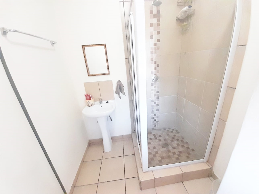 0 Bedroom Property for Sale in Grand Central Gauteng