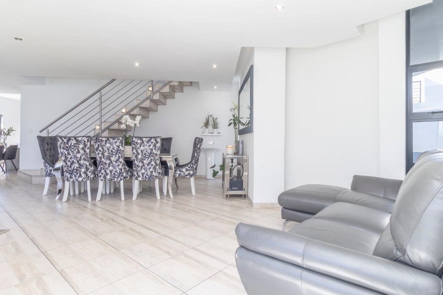 4 Bedroom Property for Sale in Waterfall Country Village Gauteng