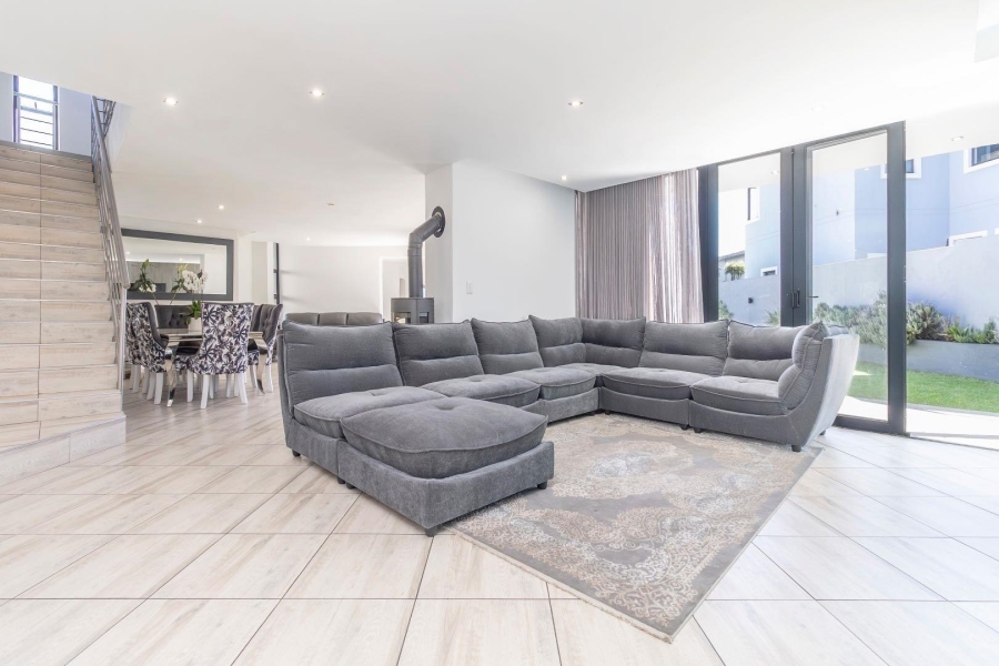 4 Bedroom Property for Sale in Waterfall Country Village Gauteng