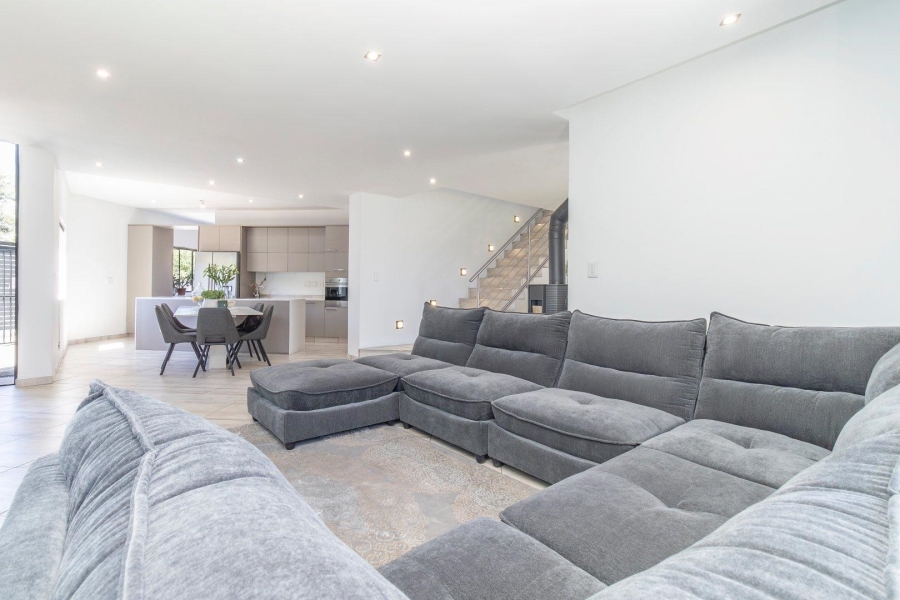 4 Bedroom Property for Sale in Waterfall Country Village Gauteng