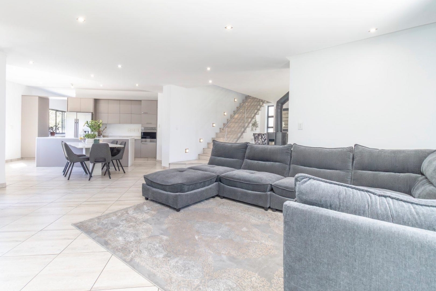 4 Bedroom Property for Sale in Waterfall Country Village Gauteng