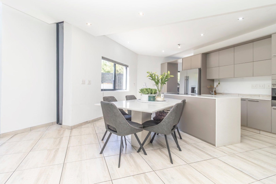 4 Bedroom Property for Sale in Waterfall Country Village Gauteng