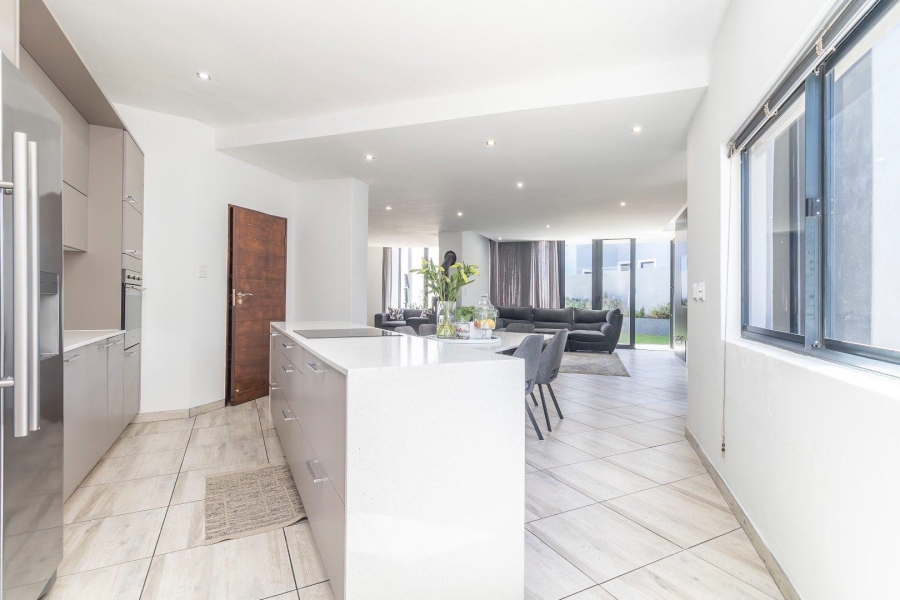 4 Bedroom Property for Sale in Waterfall Country Village Gauteng