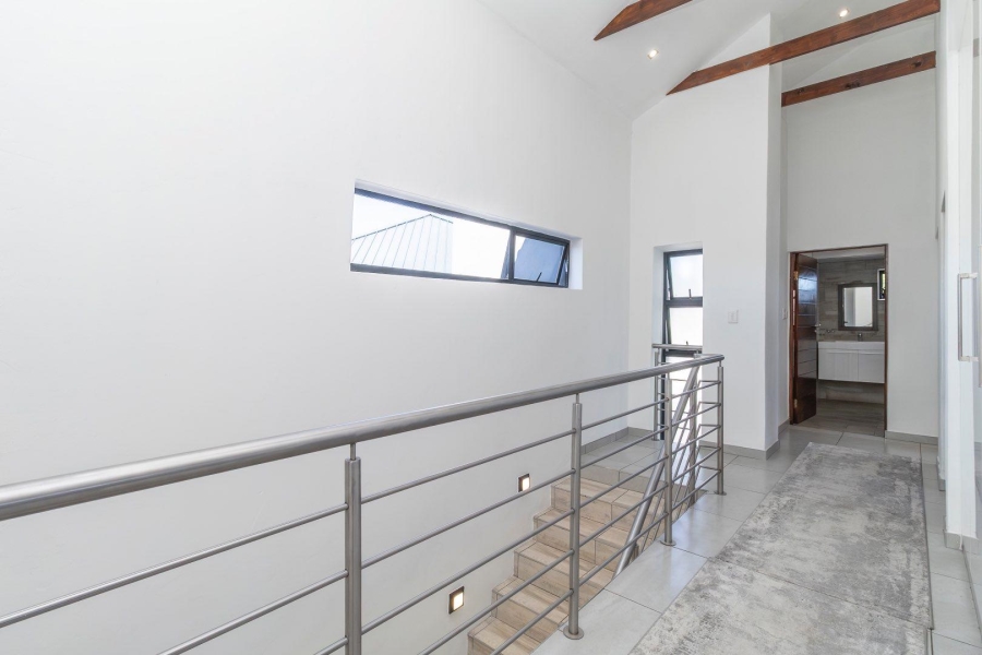 4 Bedroom Property for Sale in Waterfall Country Village Gauteng