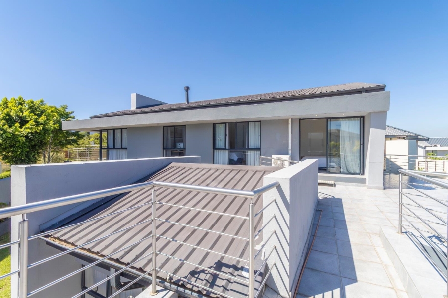 4 Bedroom Property for Sale in Waterfall Country Village Gauteng