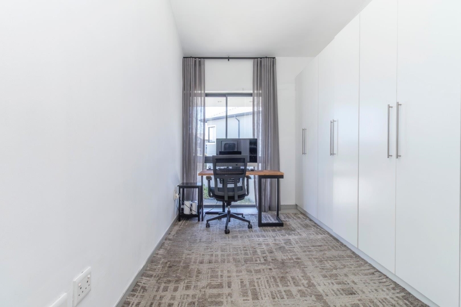 4 Bedroom Property for Sale in Waterfall Country Village Gauteng