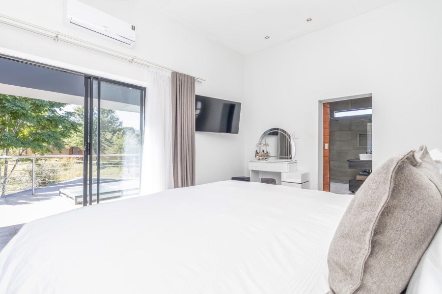 4 Bedroom Property for Sale in Waterfall Country Village Gauteng