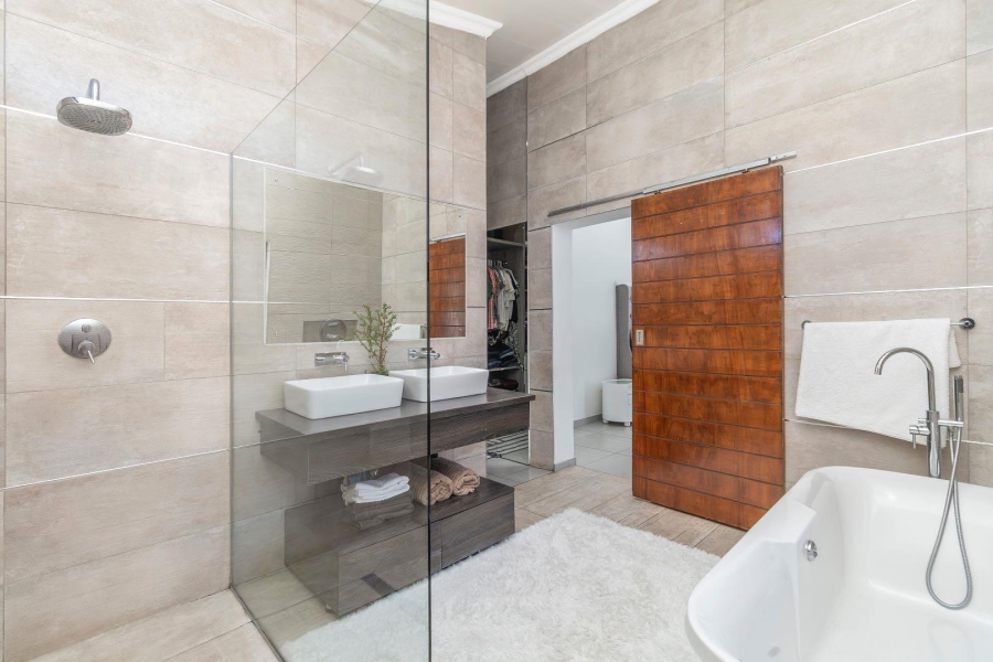 4 Bedroom Property for Sale in Waterfall Country Village Gauteng