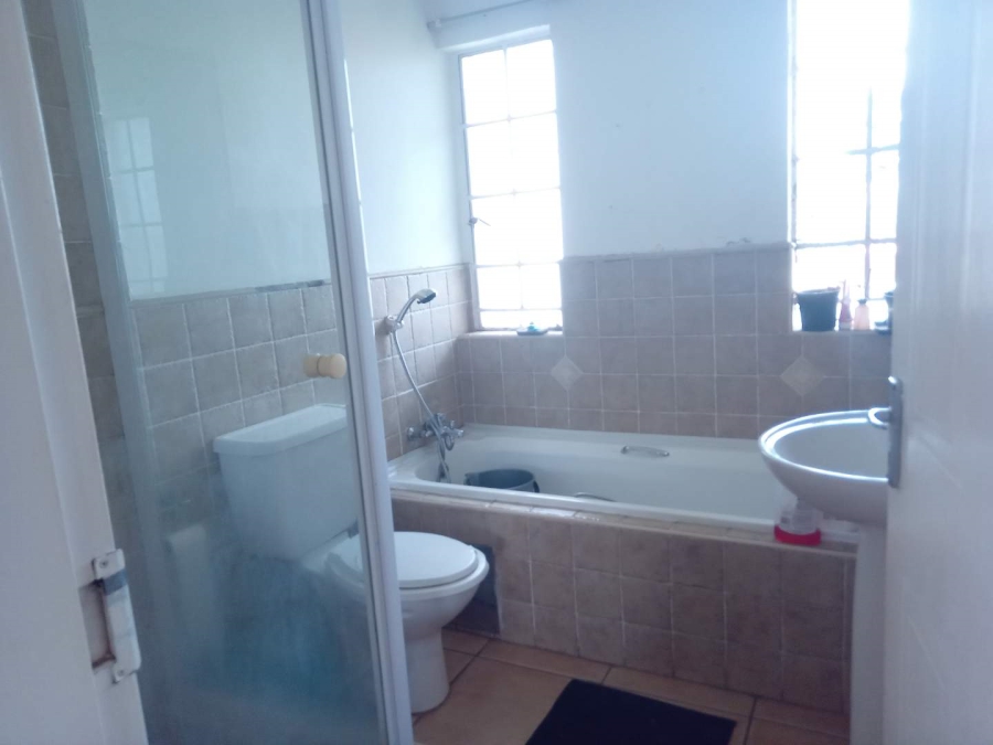 To Let 2 Bedroom Property for Rent in Castleview Gauteng