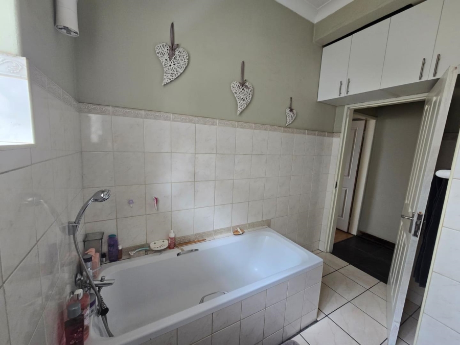 4 Bedroom Property for Sale in Florentia Gauteng
