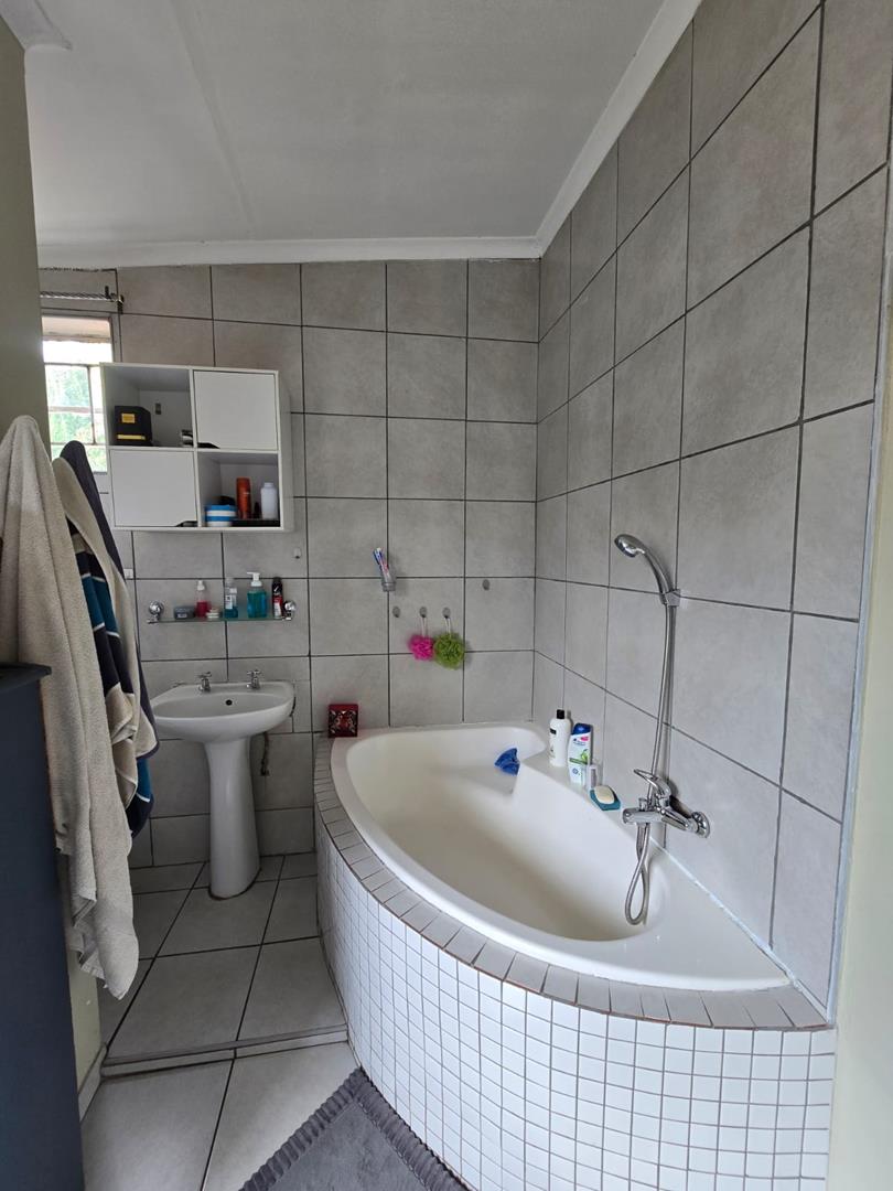 4 Bedroom Property for Sale in Florentia Gauteng