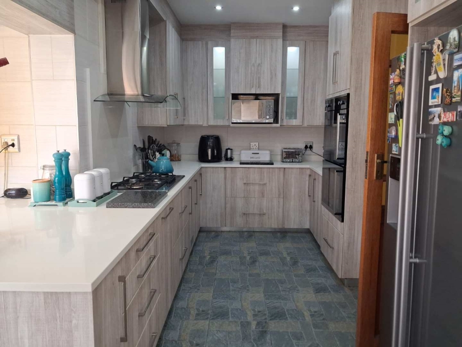 4 Bedroom Property for Sale in Randhart Gauteng