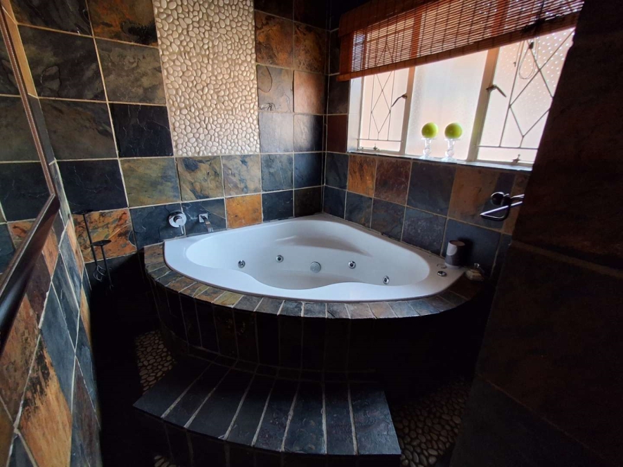 4 Bedroom Property for Sale in Randhart Gauteng