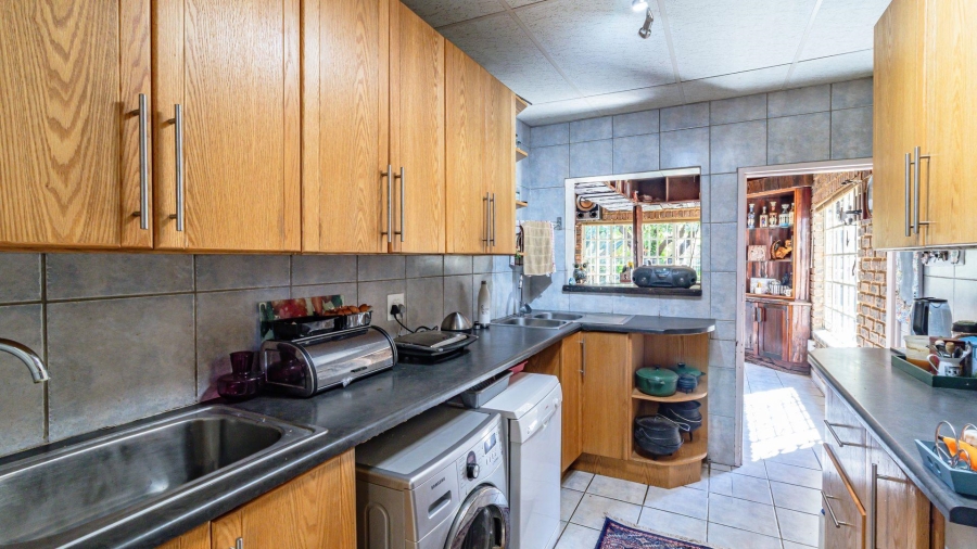 4 Bedroom Property for Sale in Vaaloewer Gauteng