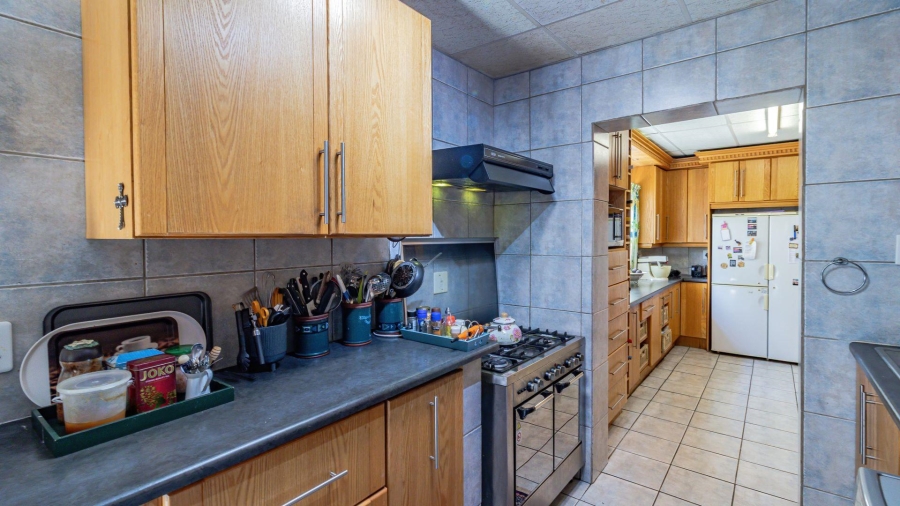 4 Bedroom Property for Sale in Vaaloewer Gauteng