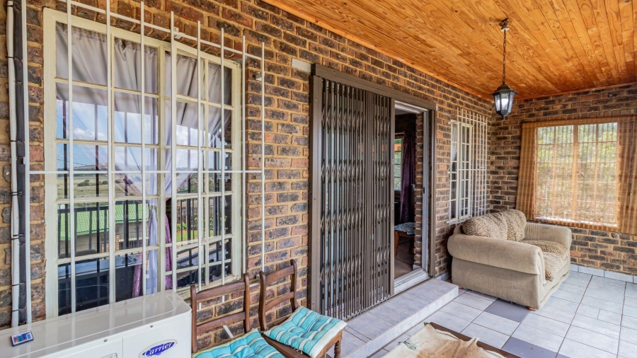 4 Bedroom Property for Sale in Vaaloewer Gauteng