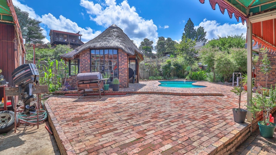 4 Bedroom Property for Sale in Vaaloewer Gauteng