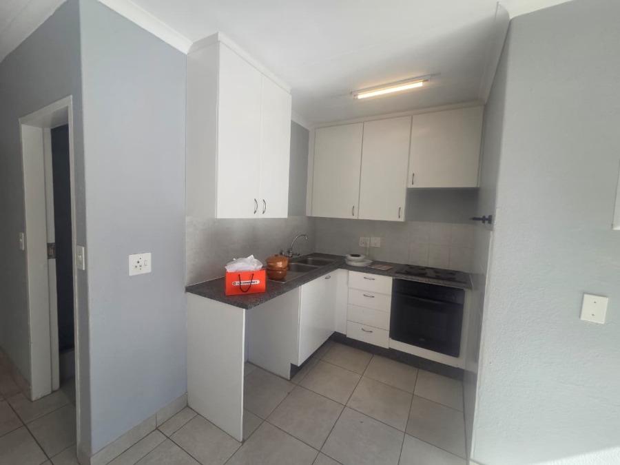 1 Bedroom Property for Sale in Wilgeheuwel Gauteng
